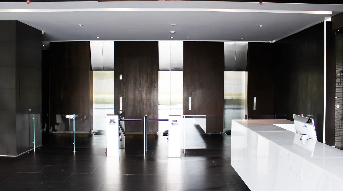 Galería suisse center 1